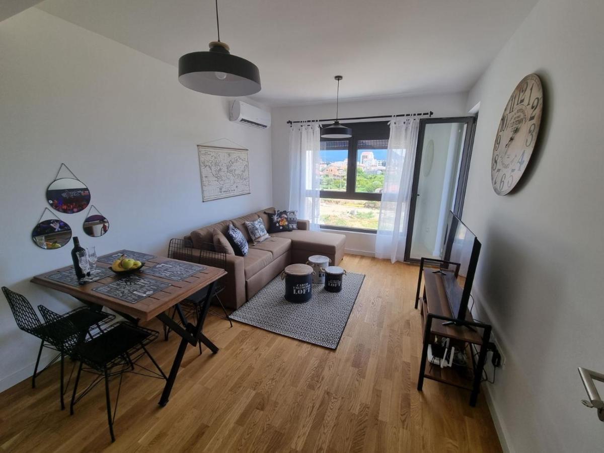 Apartman Javi Appartement Bar Buitenkant foto