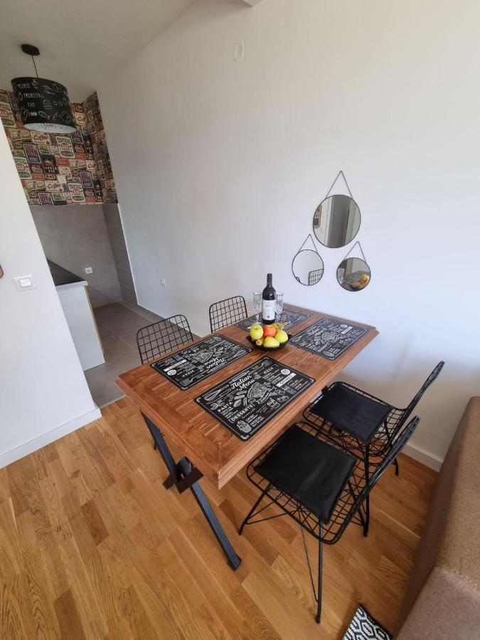 Apartman Javi Appartement Bar Buitenkant foto