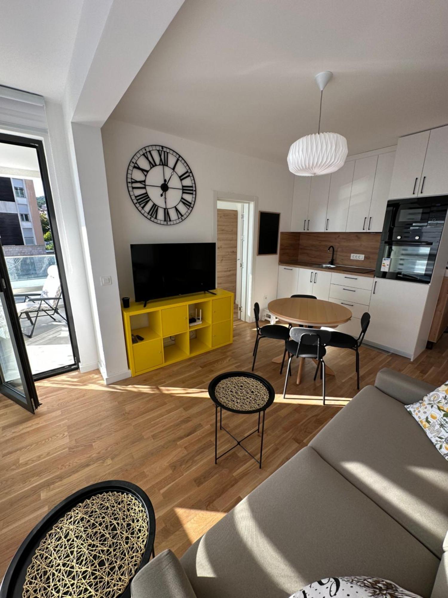 Apartman Javi Appartement Bar Buitenkant foto