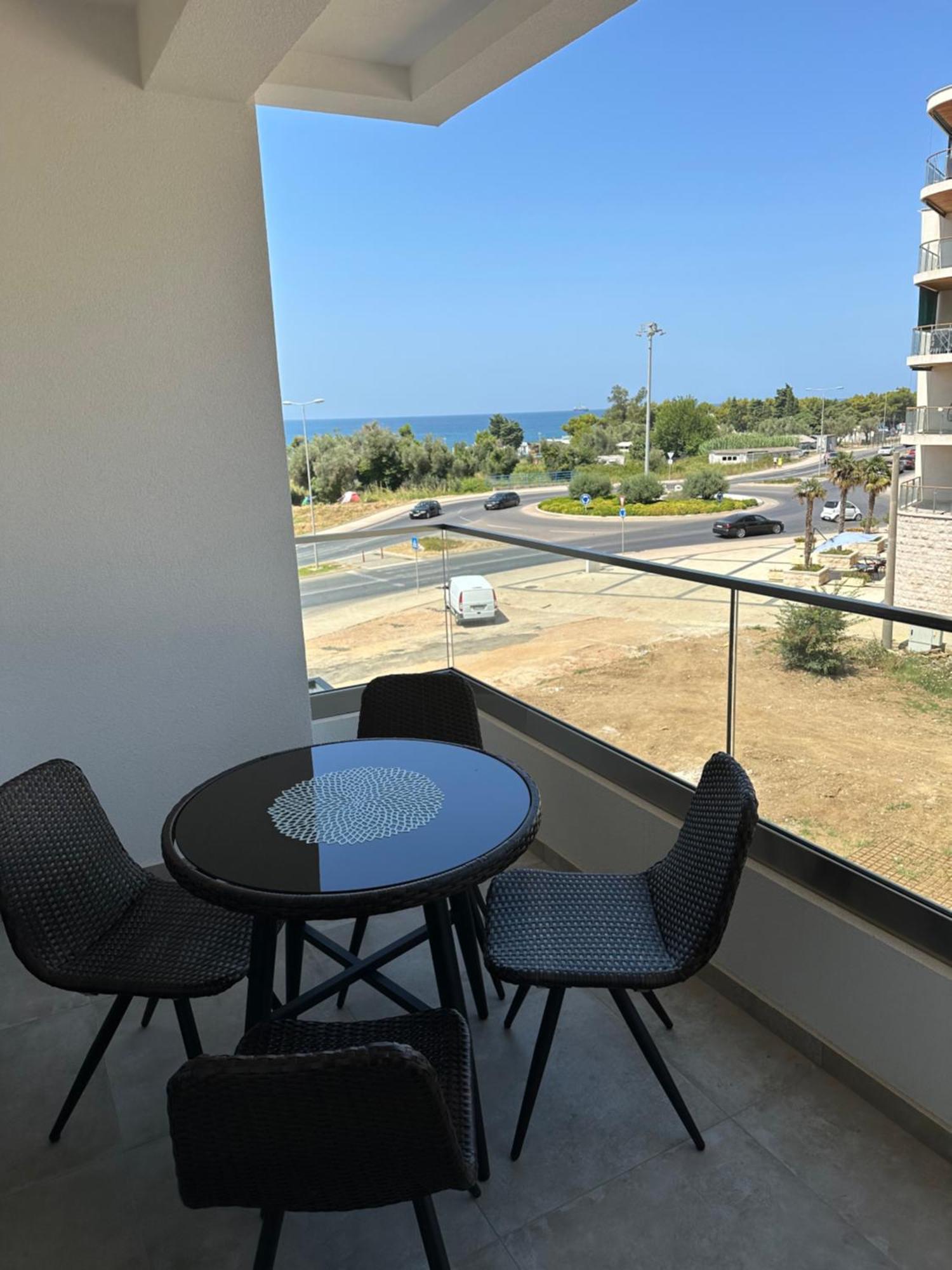Apartman Javi Appartement Bar Buitenkant foto